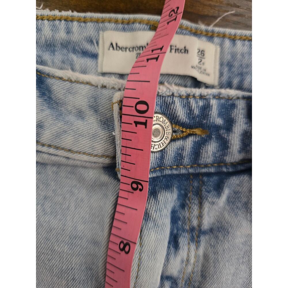 Abercrombie & Fitch Curve Love Mom High Rise Distressed Light Wash Jeans 26/2R - Picture 8 of 10